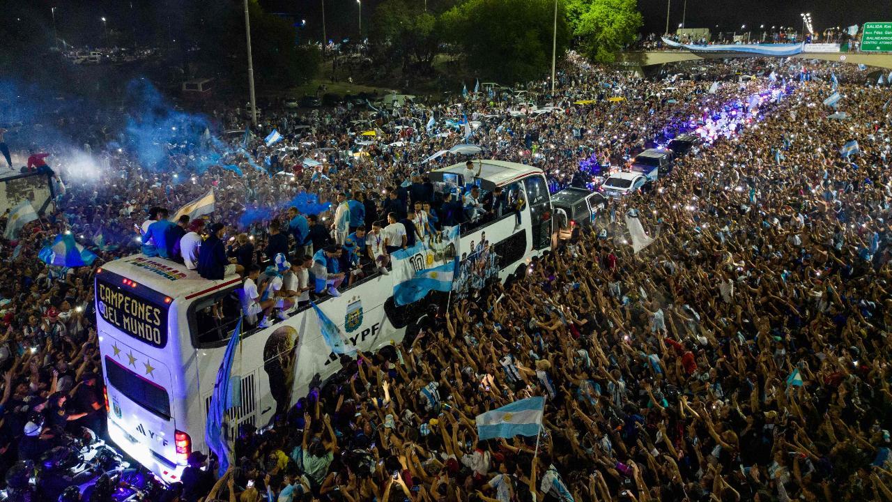 Huge crowds welcome Argentina team after World Cup victory